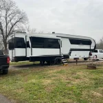 Living in a Fifth Wheel RV: First Month Experience and Top 5 Benefits